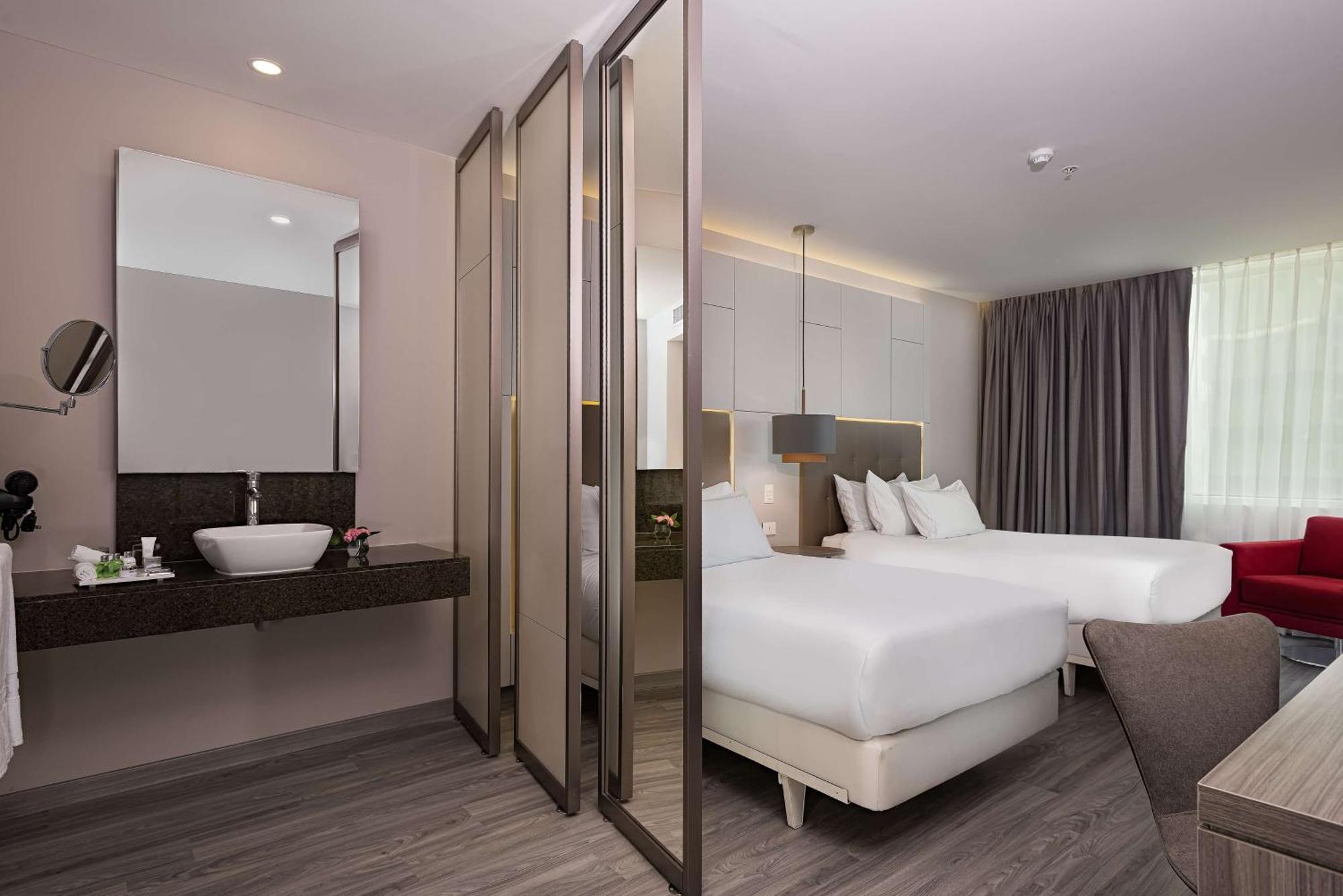 Nh Collection Medellin Royal Hotel Bagian luar foto